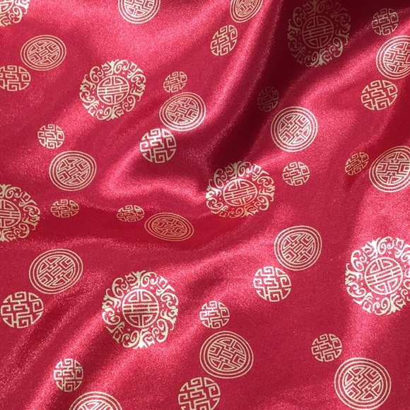 Notations with gold repeating circle print 1x top - Picture 7 of 8